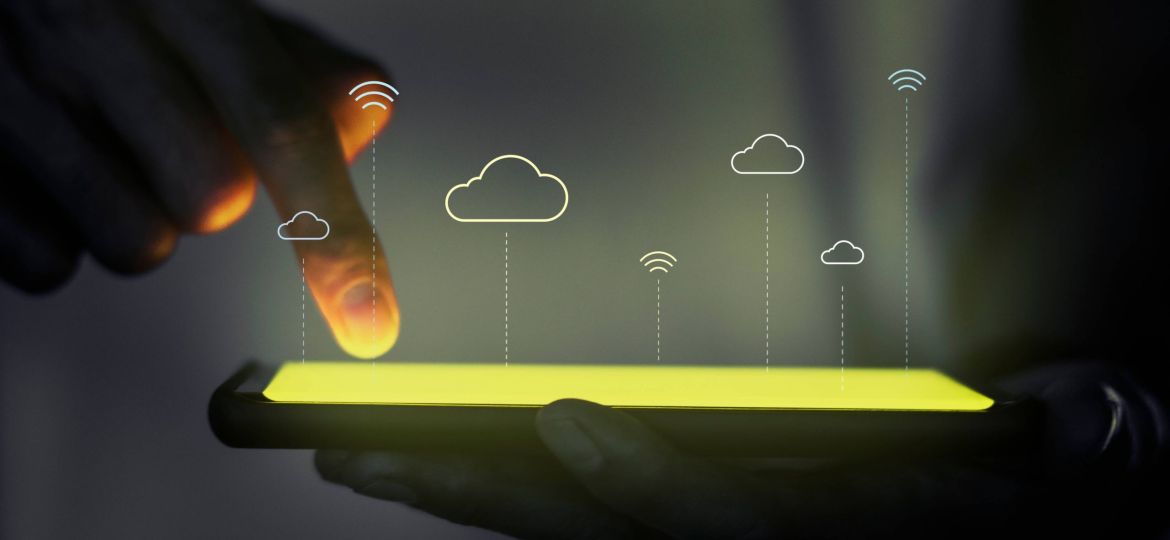 hologram-projector-screen-with-cloud-system-technology (1)